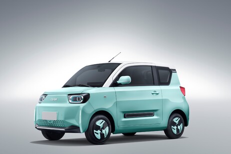 Ad Eicma annuncio importazione delle minicar del brand Baw