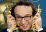 Roberto Benigni  vince l'Oscar come miglior attore e miglior film straniero con 'La vita e' bella' nel 1999