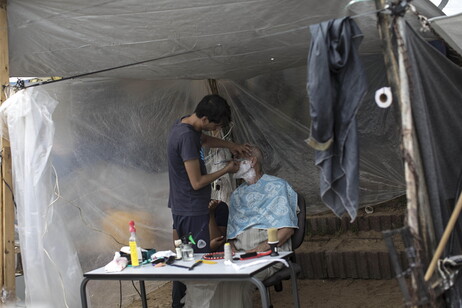 Displaced Palestinians take refuge in tent complex in Khan Yunis