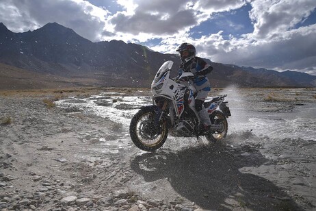 Honda Africa Twin alla conquista dell'Himalaya