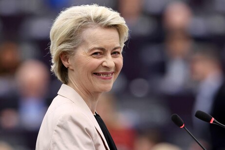 Via libera del Parlamento Ue alla Commissione von der Leyen con 370 sì