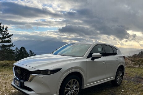 Mazda CX-5, la sostenibile leggerezza dell'ibrido