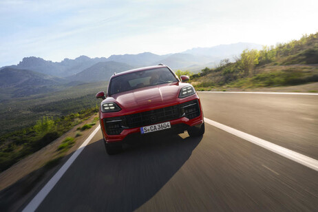 Porsche Cayenne GTS diventa più sportiva