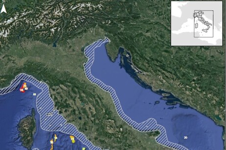 La mappa delle montagne sommerse nel Mediterraneo