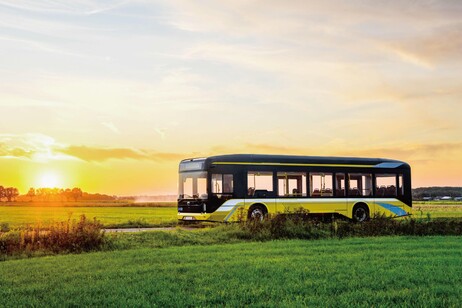 Byd debutta a InnoTrans 2024 con gli eBus B12, B13 e B18