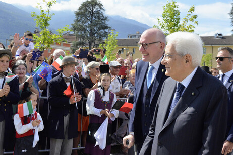 Mattarella,Val d'Aosta è uno dei cardini del sistema autonomie